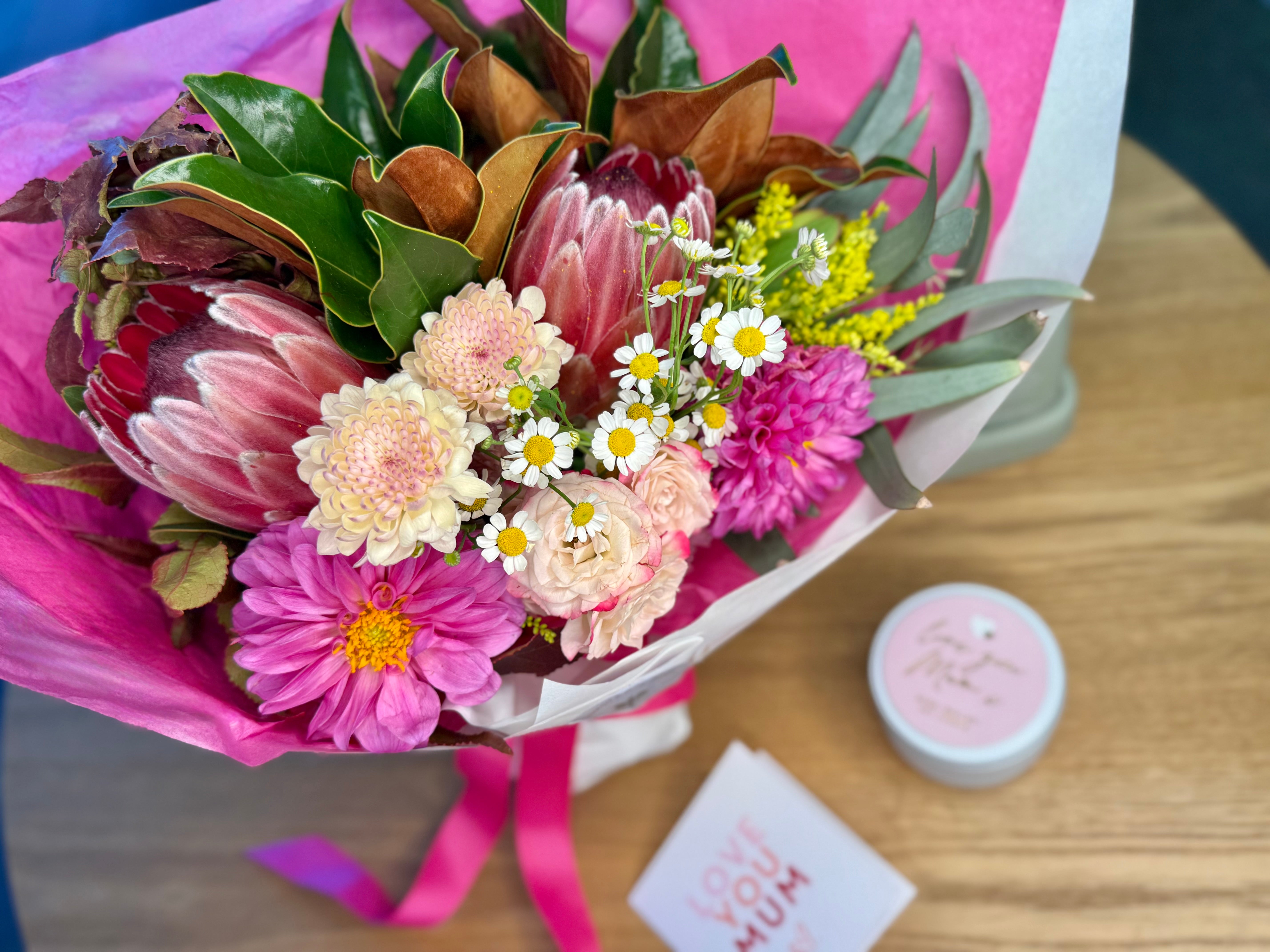 Blomster & Baker - Mixed Mother’s Day posy